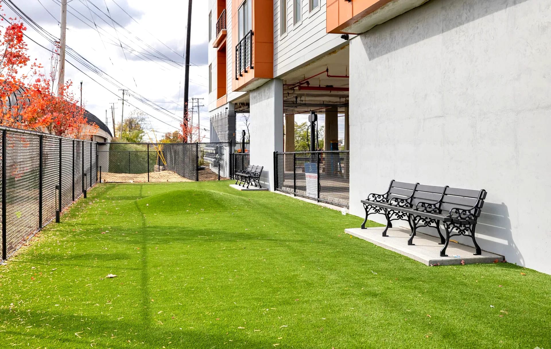 On-site dog park at Five85West